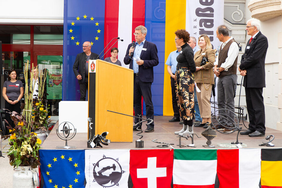 Internationale Zusammenarbeit 8 10MG 4686