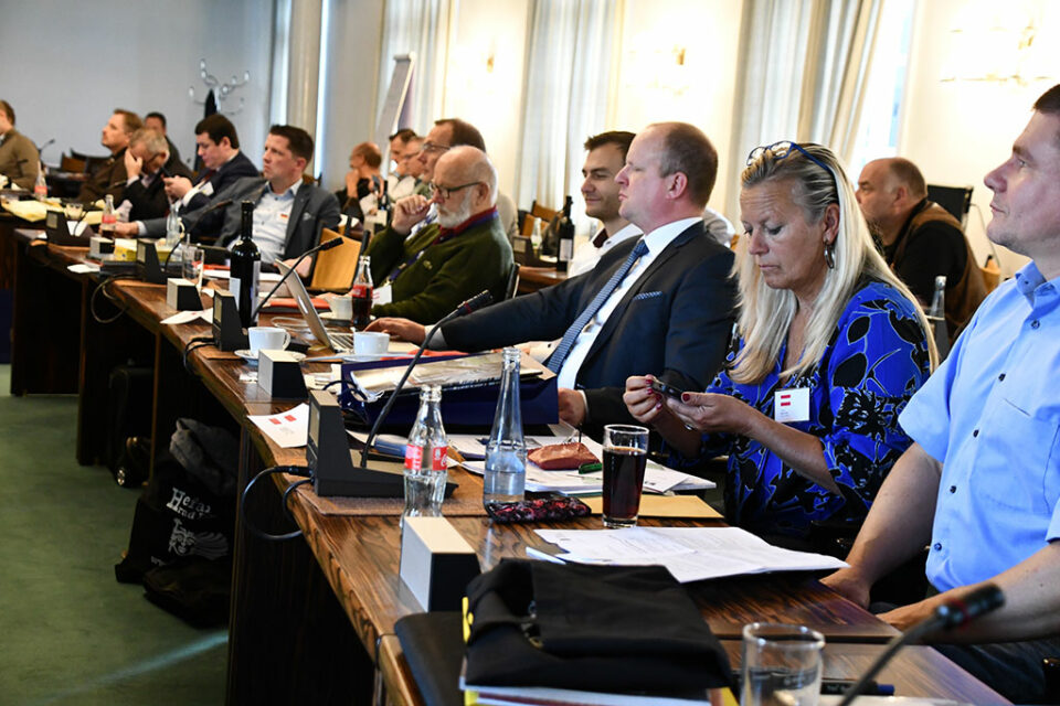 Internationale Zusammenarbeit 18 ringsitzung